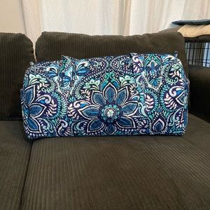 Vera Bradley Large Duffel in Blue Island Medallion